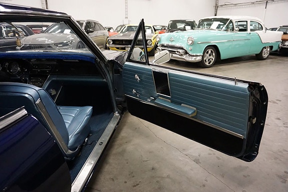 Buick Riviera 19 of 27