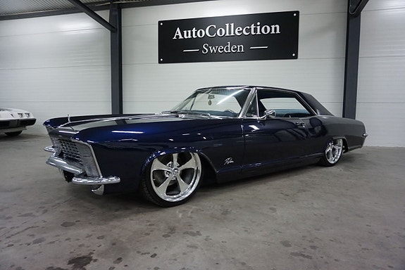 Buick Riviera 2 of 5