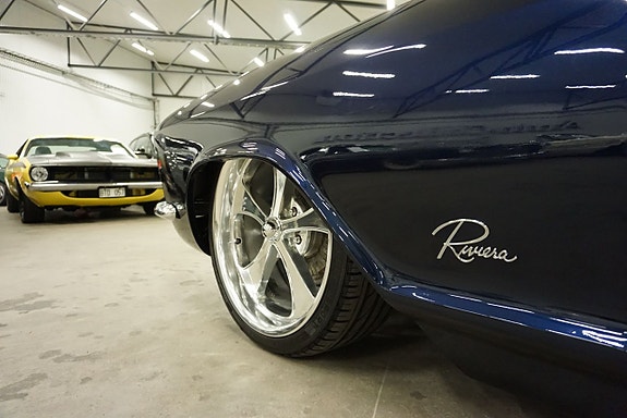 Buick Riviera 12 of 27