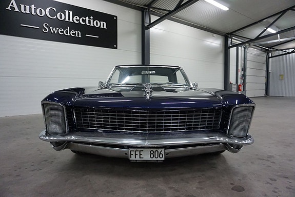 Buick Riviera 8 of 27