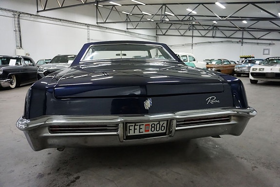 Buick Riviera 5 of 5