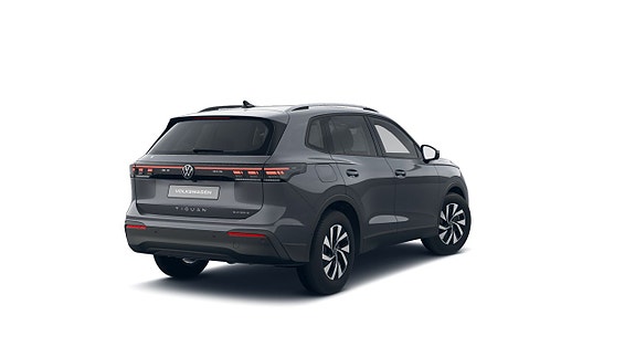 Volkswagen Tiguan 3 of 5
