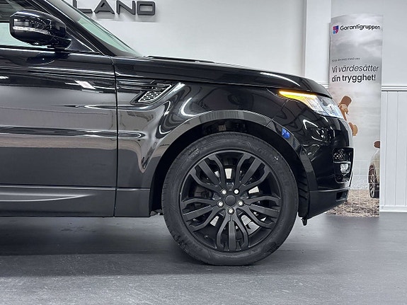 Land Rover Range Rover Sport 7 of 27