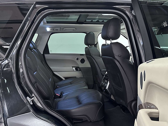 Land Rover Range Rover Sport 16 of 27