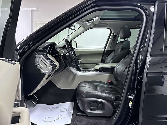 Land Rover Range Rover Sport 13 of 27