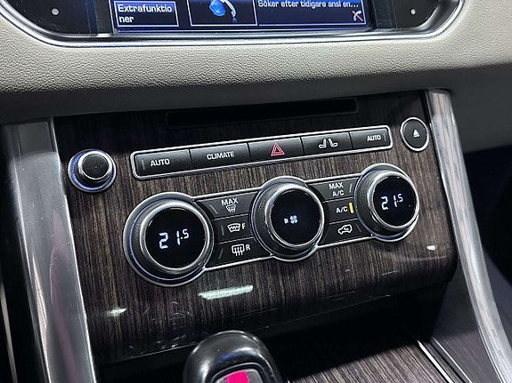 Land Rover Range Rover Sport 21 of 27