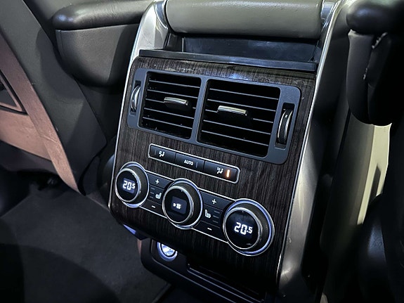 Land Rover Range Rover Sport 24 of 27