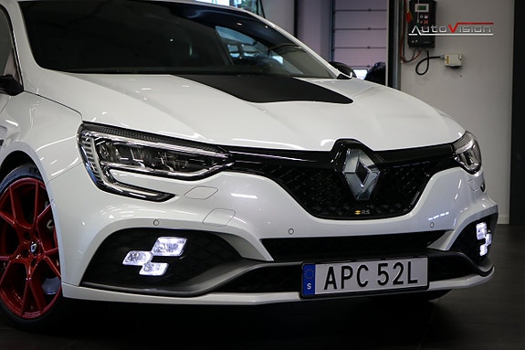 Renault Megane IV 4 of 5