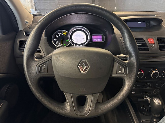 Renault Megane 17 of 17