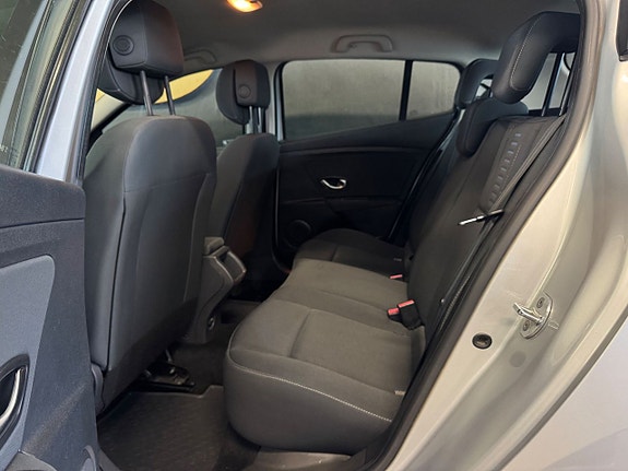 Renault Megane 12 of 17
