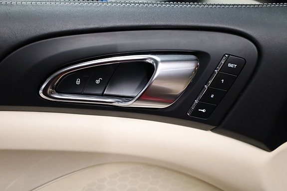 Porsche Cayenne S 18 of 19