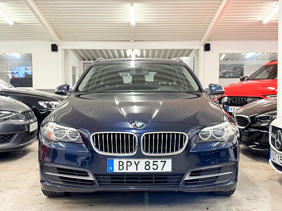 BMW 520 2 of 5