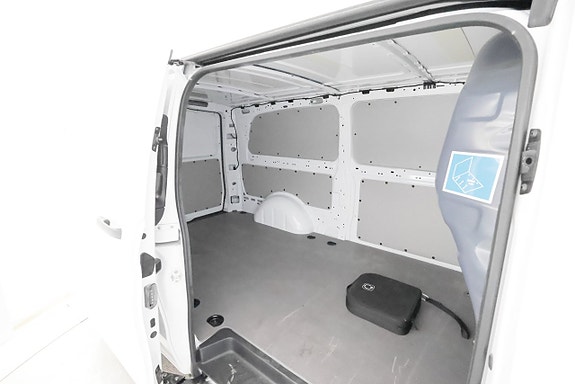 Mercedes-Benz eVito 112 11 of 23