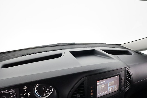Mercedes-Benz eVito 112 18 of 23