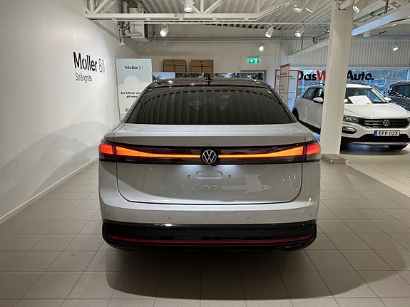 Volkswagen ID.7 3 of 5