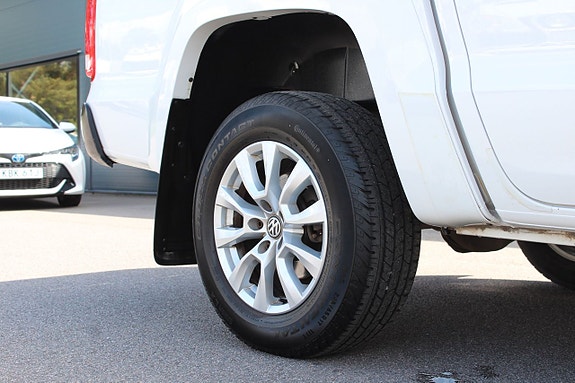 Volkswagen Amarok 11 of 23