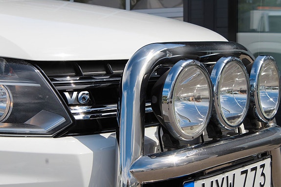 Volkswagen Amarok 10 of 23