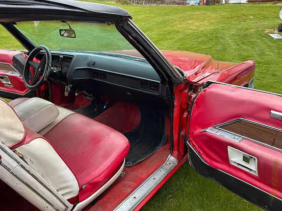 Cadillac Deville 11 of 13
