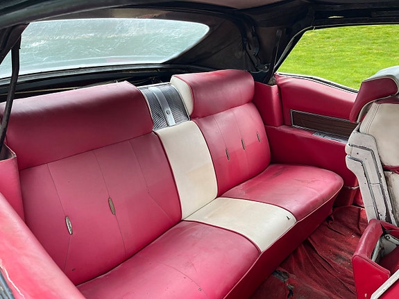 Cadillac Deville 10 of 13