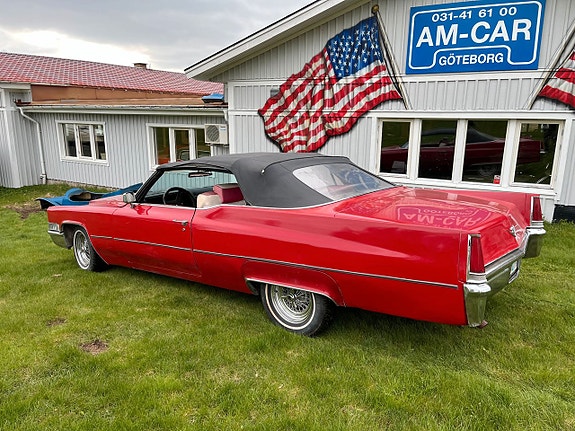Cadillac Deville 2 of 13