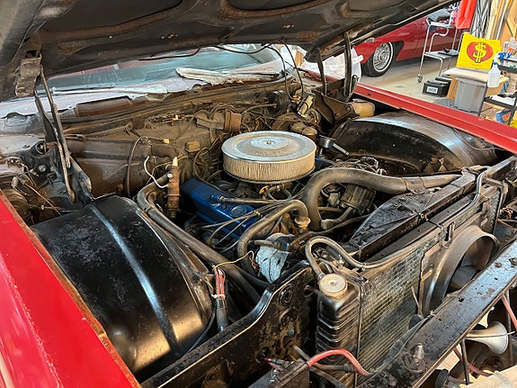 Cadillac Deville 9 of 13
