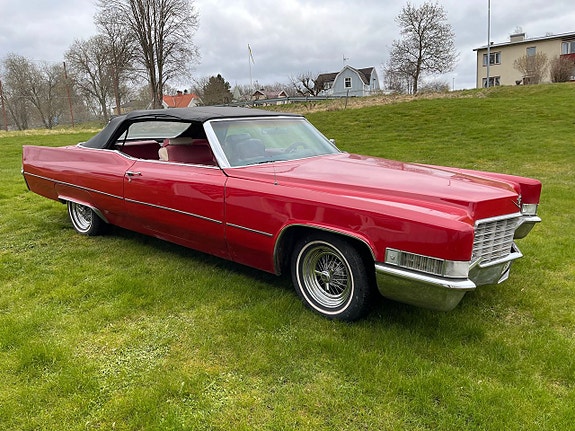 Cadillac Deville 6 of 13