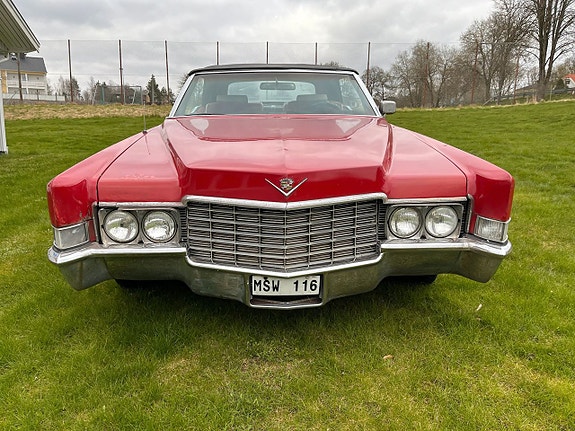 Cadillac Deville 8 of 13