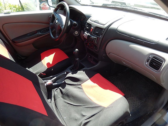 Nissan Almera 5 of 5