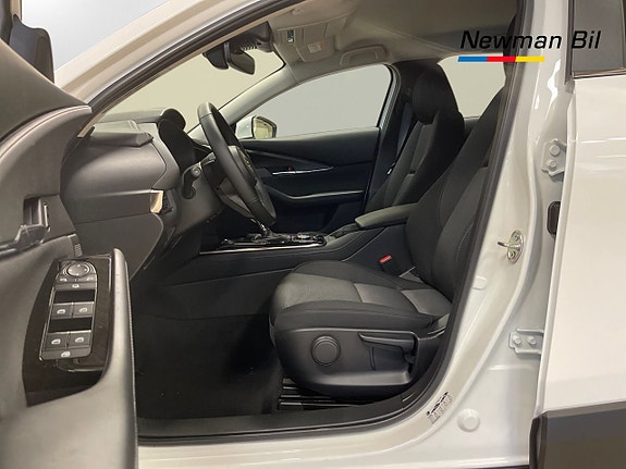 Mazda CX-30 7 of 13