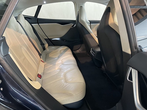 Tesla Model S 13 of 17