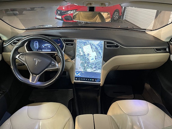 Tesla Model S 9 of 17