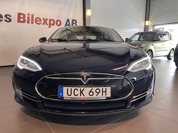 Tesla Model S 2 of 17