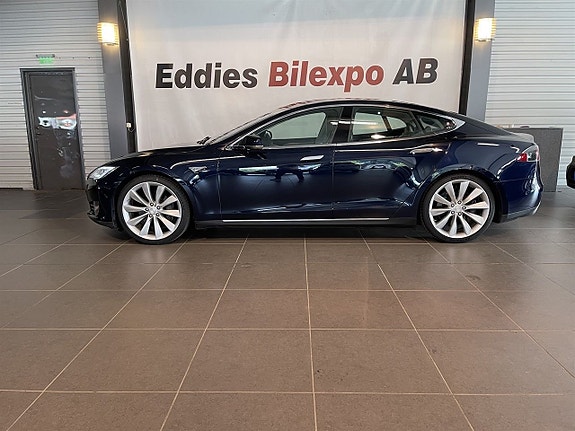 Tesla Model S 3 of 17