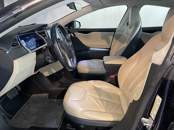 Tesla Model S 7 of 17