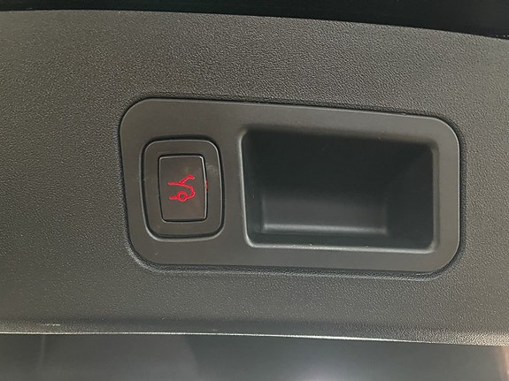 Tesla Model S 17 of 17