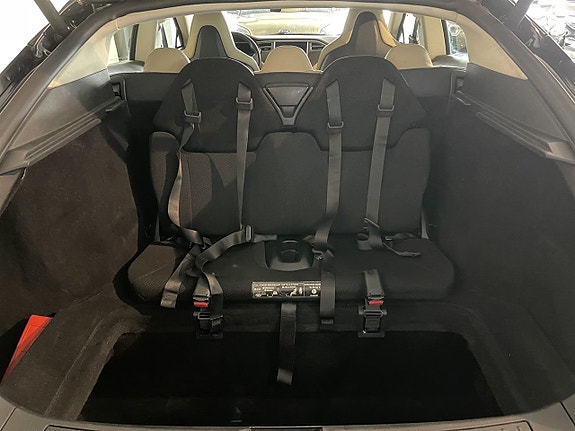 Tesla Model S 14 of 17