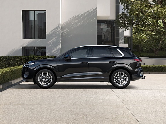 Audi Q3 3 of 5