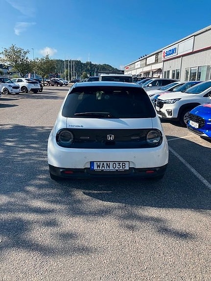 Honda e 3 of 3