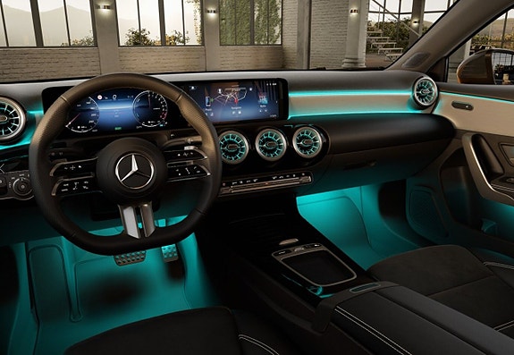 Mercedes-Benz A250 e 4 of 4