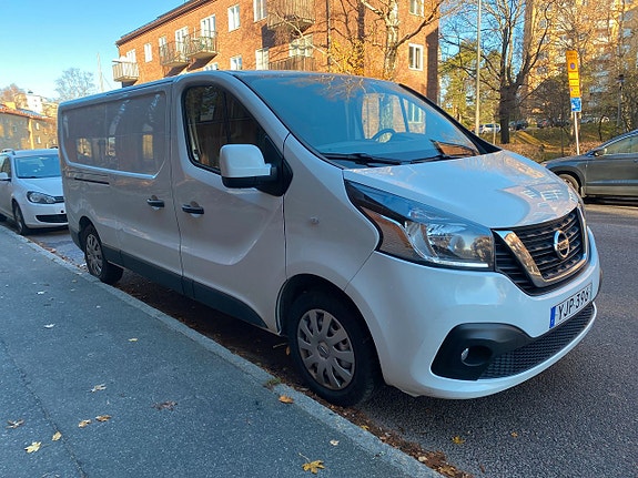 Nissan NV300 7 of 21