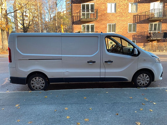 Nissan NV300 6 of 21