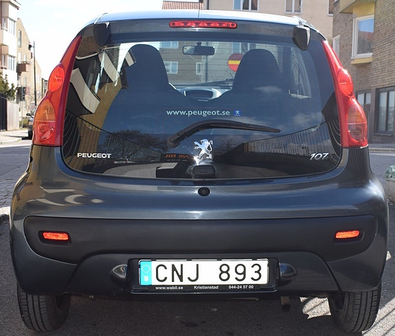Peugeot 107 2 of 5