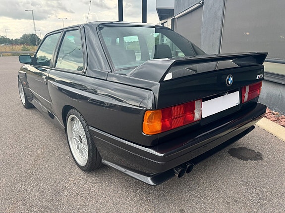 BMW M3 5 of 5