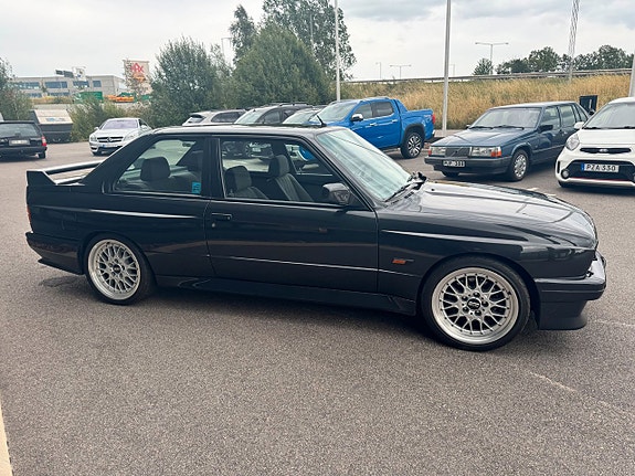 BMW M3 8 of 16