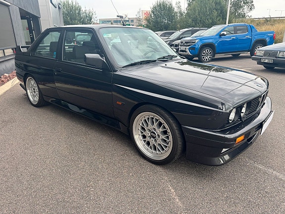 BMW M3 9 of 16