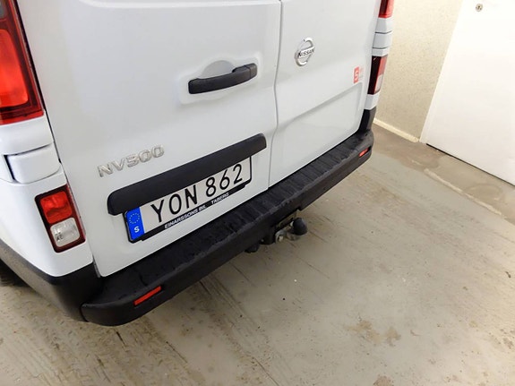 Nissan NV300 9 of 12