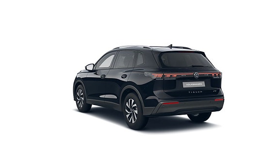 Volkswagen Tiguan 2 of 3