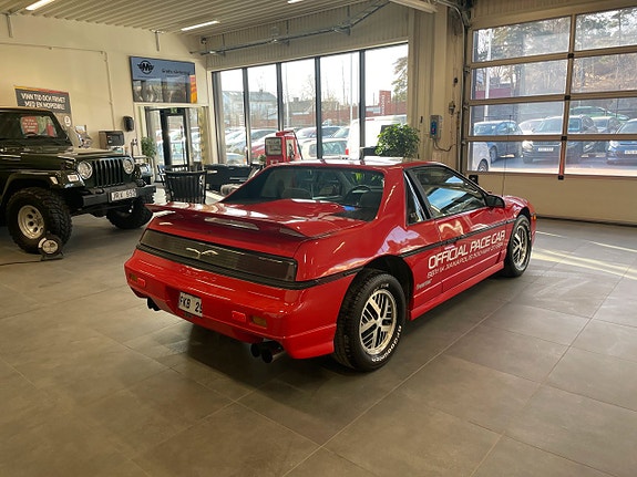 Pontiac Fiero 4 of 5