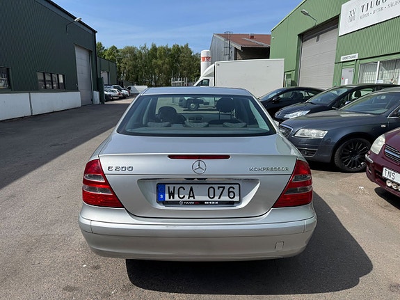 Mercedes-Benz E200 5 of 5