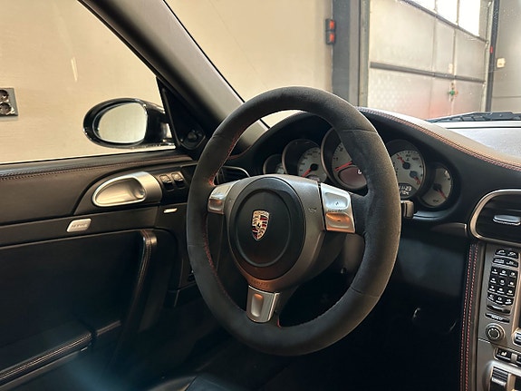 Porsche 911 Turbo 15 of 27